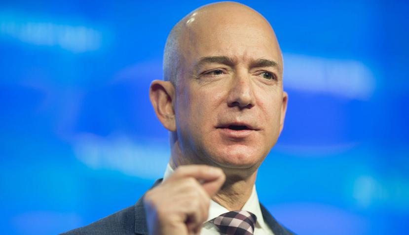 Jeff Bezos, fundador de Amazon, señaló que el Proyecto Kuiper que costaría miles de millones de dólares (EFE).
