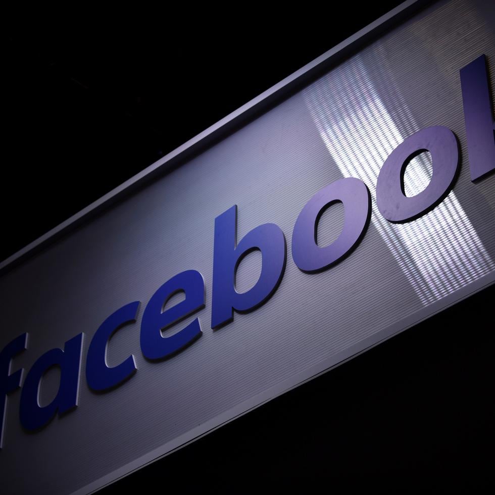 Internautas de todo el mundo reportan problemas con la popular plataforma social Facebook.