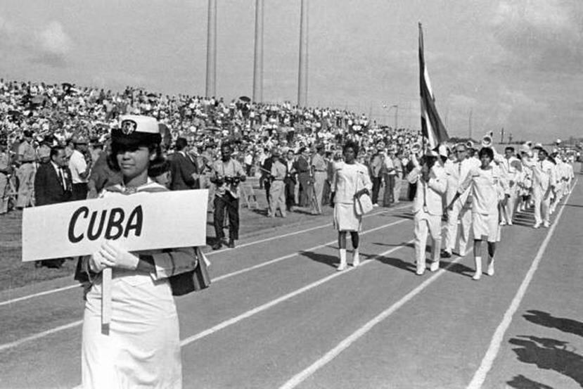 La delegación cubana que participó en los Juegos Centroamericanos y del Caribe de 1966 llegó a Puerto Rico en el buque Cerro Pelado, al que no se le permitió anclar en San Juan. (Suministrada)