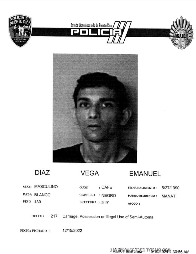 Emanuel Díaz Vega, de 34 años, conocido como Pecue y residente de Mayagüez, posee expediente criminal por violación a la Ley de Armas.