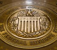 Estandarte de la Reserva Federal de Estados Unidos en su sede en Washington.