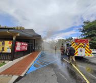 Imagen suministrada por el Cuerpo de Bomberos de la explosión en un restaurante McDonald's en Cayey.