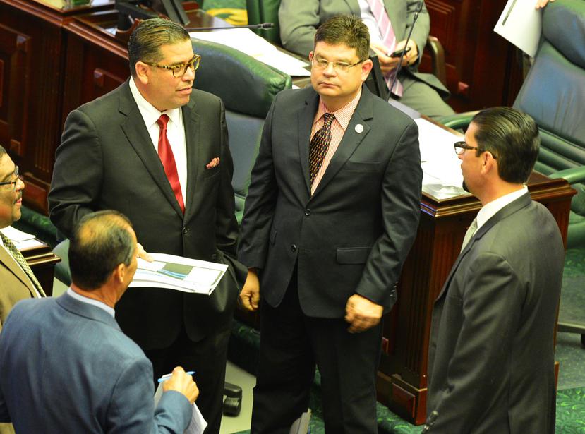 Hernández Montañez, de frente a la izquierda, confirmó el interés de Justicia federal sobre un referido en torno a Pierluisi. (GFR Media)
