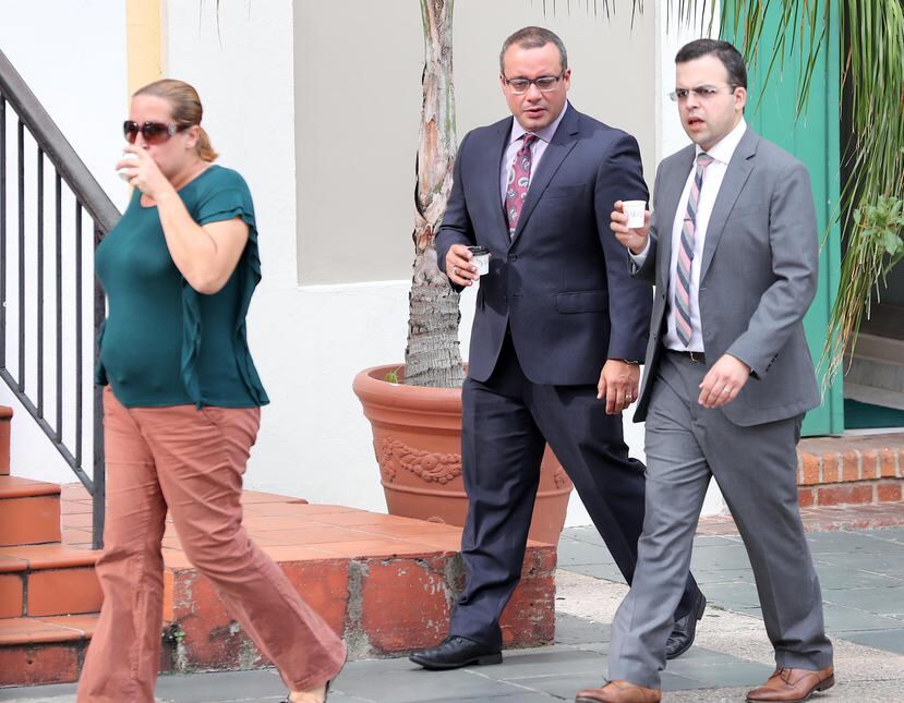 El juez Domínguez contestó ayer la moción de los abogados de Marcia Vázquez Rijos -en la foto-, para que esta permanezca en Puerto Rico. (GFR Media)