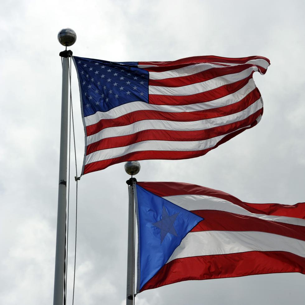 Al presente, unas 450 empresas puertorriqueñas venden bienes y servicios al gobierno federal, lo que equivale a unos $350 millones, informó el secretario del Departamento de Desarrollo Económico y Comercio (DDEC), Manuel Cidre.