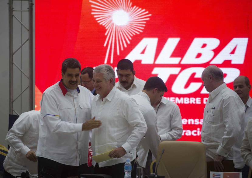 El presidente de Venezuela, Nicolás Maduro, junto a su homólogo cubano Miguel Díaz-Canel. (AP)