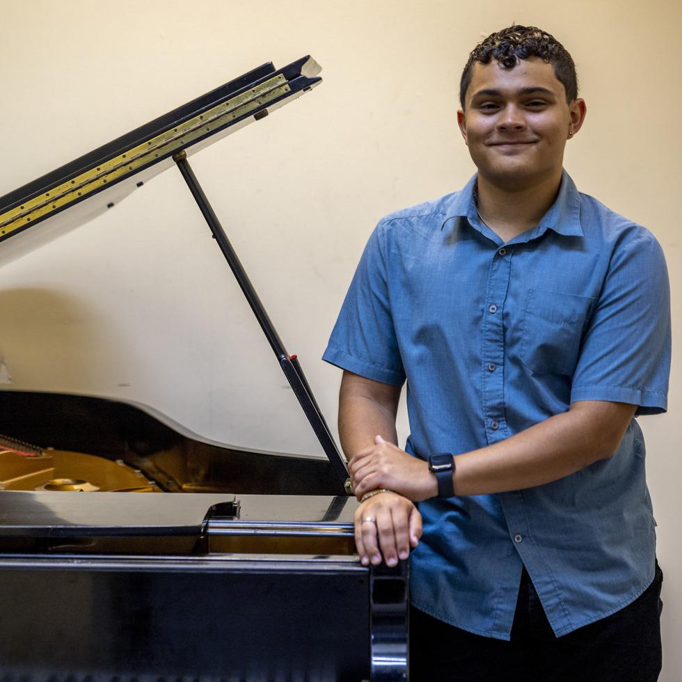Adriel Montañez Medina superó a 14 pianistas locales para representar a Puerto Rico en la competencia internacional, y luego se alzó con el premio en República Dominicana.