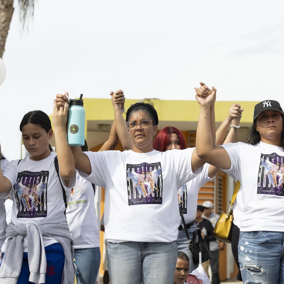 Familiares y amistades de Tanaisha Michelle de Jesús Curet y Nahia Paola Ramos López se manifestaron frente al Centro Judicial de Guayama, en reclamo de justicia por el asesinato de las adolescentes, en Piñones.