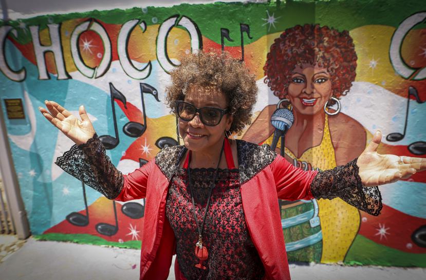 La cantante Choco Orta develó un colorido mural en su honor frente a la casa que la vio nacer en el barrio El Chícharo, en Santurce.