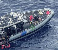 Operativo de rescate luego que una embarcación que navegaba a unas 10 millas al norte de la Isla de Desecheo, en el oeste de Puerto Rico, se hundiera este jueves.