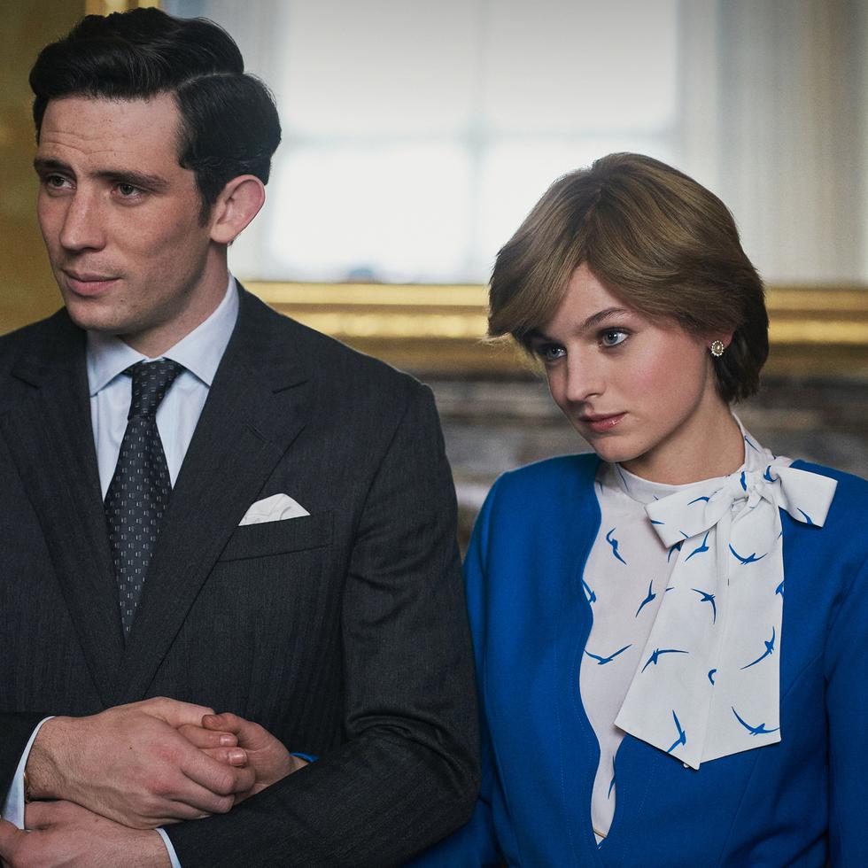 Josh O' Connor y Emma Corrin como el príncipe Charles y la princesa Diana en la cuarta temporada de la serie "The Crown".