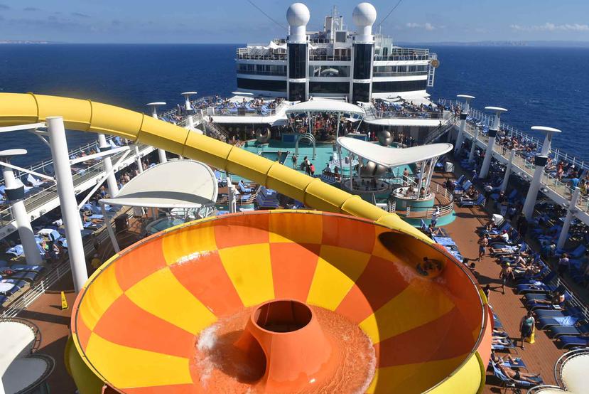 Una de las atracciones que más llama la atención del barco es una enorme chorrera de colores brillantes. (Gregorio Mayí / Especial para GFR Media)