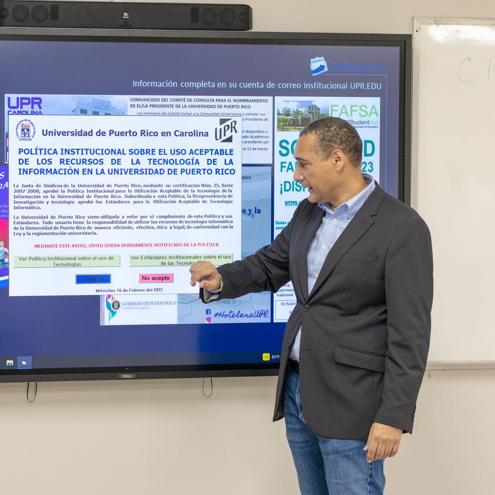 José Meza indicó que los profesores en Carolina recibieron talleres y adiestramientos sobre cómo integrar recursos tecnológicos en su enseñanza.
