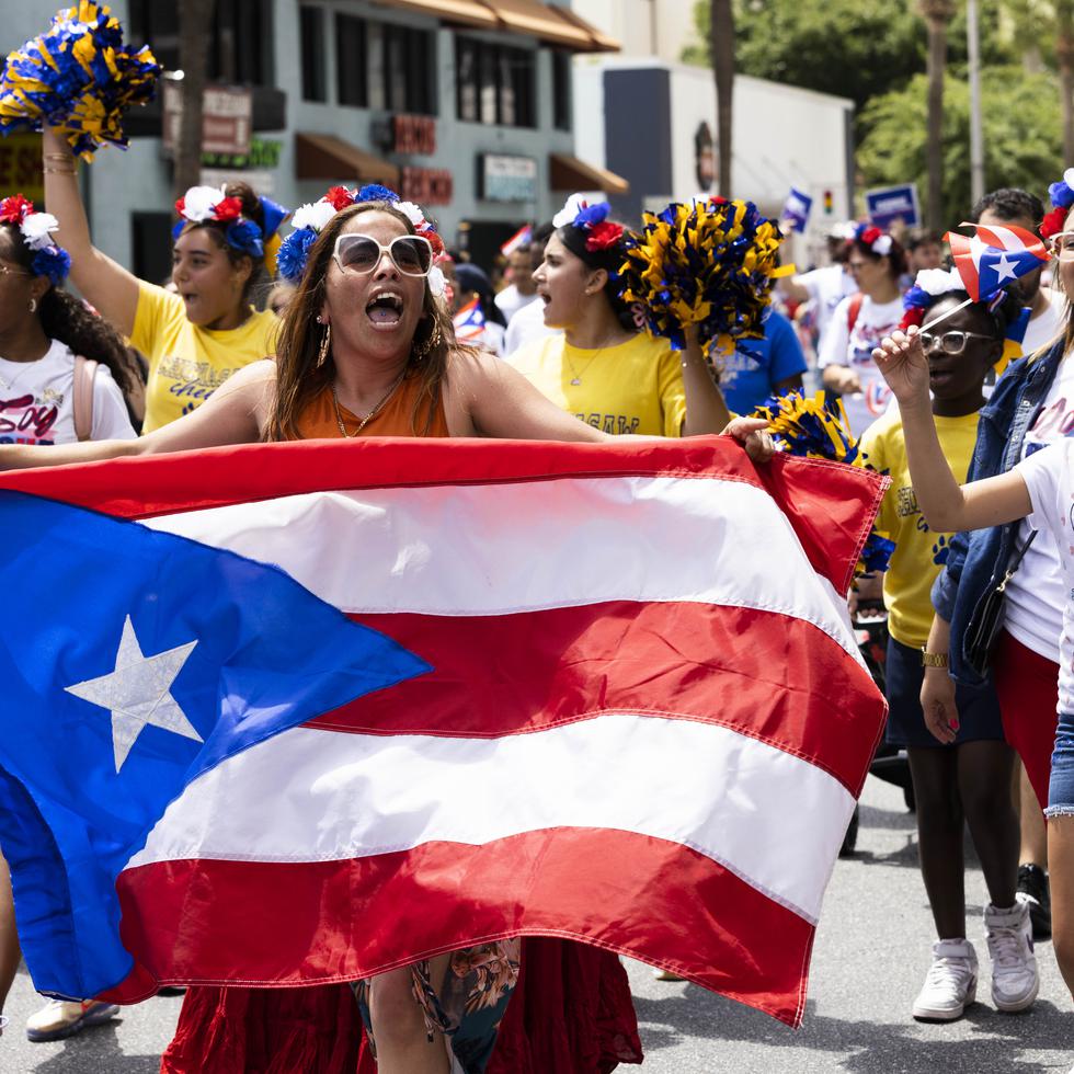 The Florida Parade kicks off these events for the Puerto Rican community, which this month will celebrate the first Puerto Rican Parade on the island on May 18, in San Juan, as part of the Boricua Junte led by GFR Media.