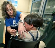 Son pocos los pediatras del país que están vacunando.