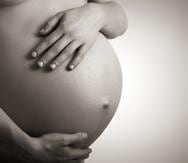 Una mujer embarazada tiene mayor probabilidad de que su infección sea severa y que termine en respirador, en intensivo y que tenga complicaciones en el embarazo.