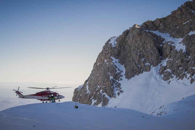 Los investigadores realizaron un estudio preliminar por radar del glaciar Calderone en los montes Apeninos centrales el 13 de marzo.