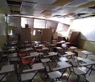 La escuela sufrió extensos daños  a causa del huracán María, por lo cual desde octubre los alumnos han asistido a clases en la escuela superior José Gautier Benítez. (Archivo / GFR Media)