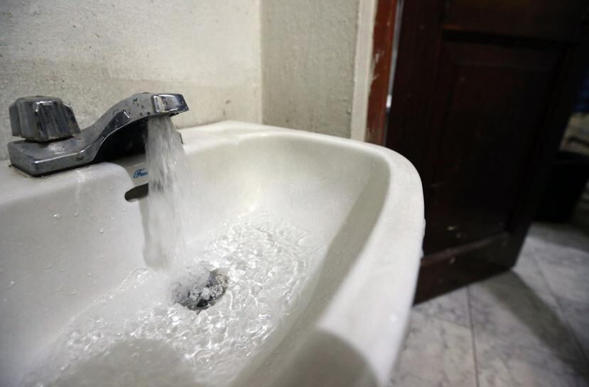 La AAA exhortó a los ciudadanos a ser cuidadosos con el consumo de agua. (GFR Media)