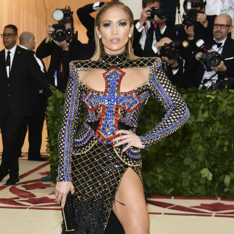 Jennifer Lopez a su llegada a la gala del Museo Metropolitano de Nueva York en la edición de 2018. (Foto: Archivo)