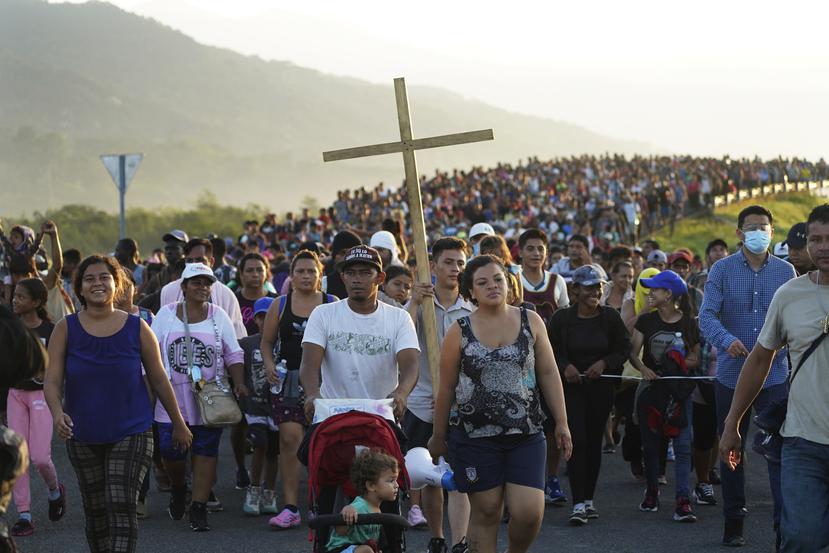 Vista de los miles de migrantes que se encuentran caminando en caravana por México hacia Estados Unidos.