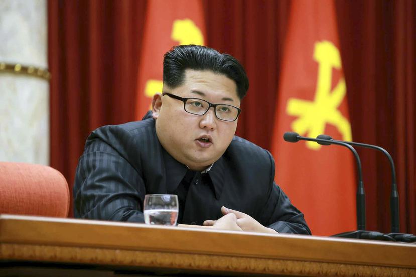 El líder norcoreano Kim Jong-un durante un discurso en Piongyang, Corea del Norte. (EFE)