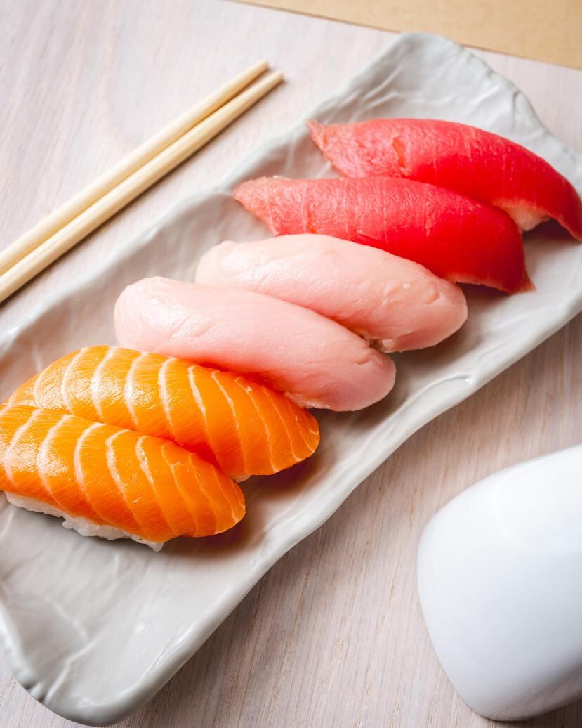 Nigiri sushi de salmón, atún o ‘yellowtail’ en Tekka Bar en La Concha Resort.