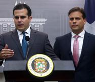 El gobernador Ricardo Rosselló, izquierda, junto a su exrepresentante ante la Junta, Elías Sánchez.