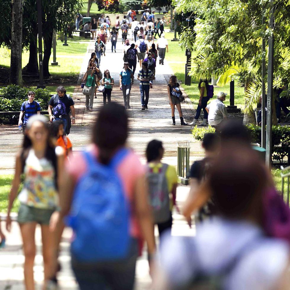 Jóvenes universitarios reclaman cambios en el país
