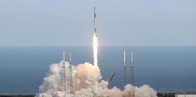 El objetivo de SpaceX es que las naves espaciales puedan volar sobre los cielos realizando sus traslados como cualquier avión comercial (AP).