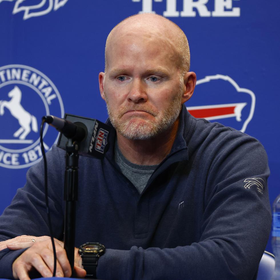 Sean McDermott, dirigente de los Bills, resaltó las emociones vividas durante el intercambio de palabras con Damar Hamlin en la reunión del equipo.