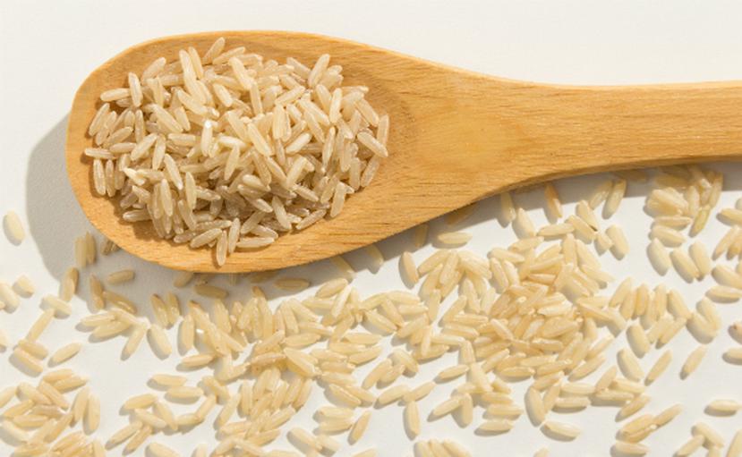 Grano integral. Comer granos integrales, como la avena, la quinoa, el arroz integral, ofrecen mucha fibra e importantes vitaminas como el hierro y el magnesio, entre otros. (Shutterstock.com)