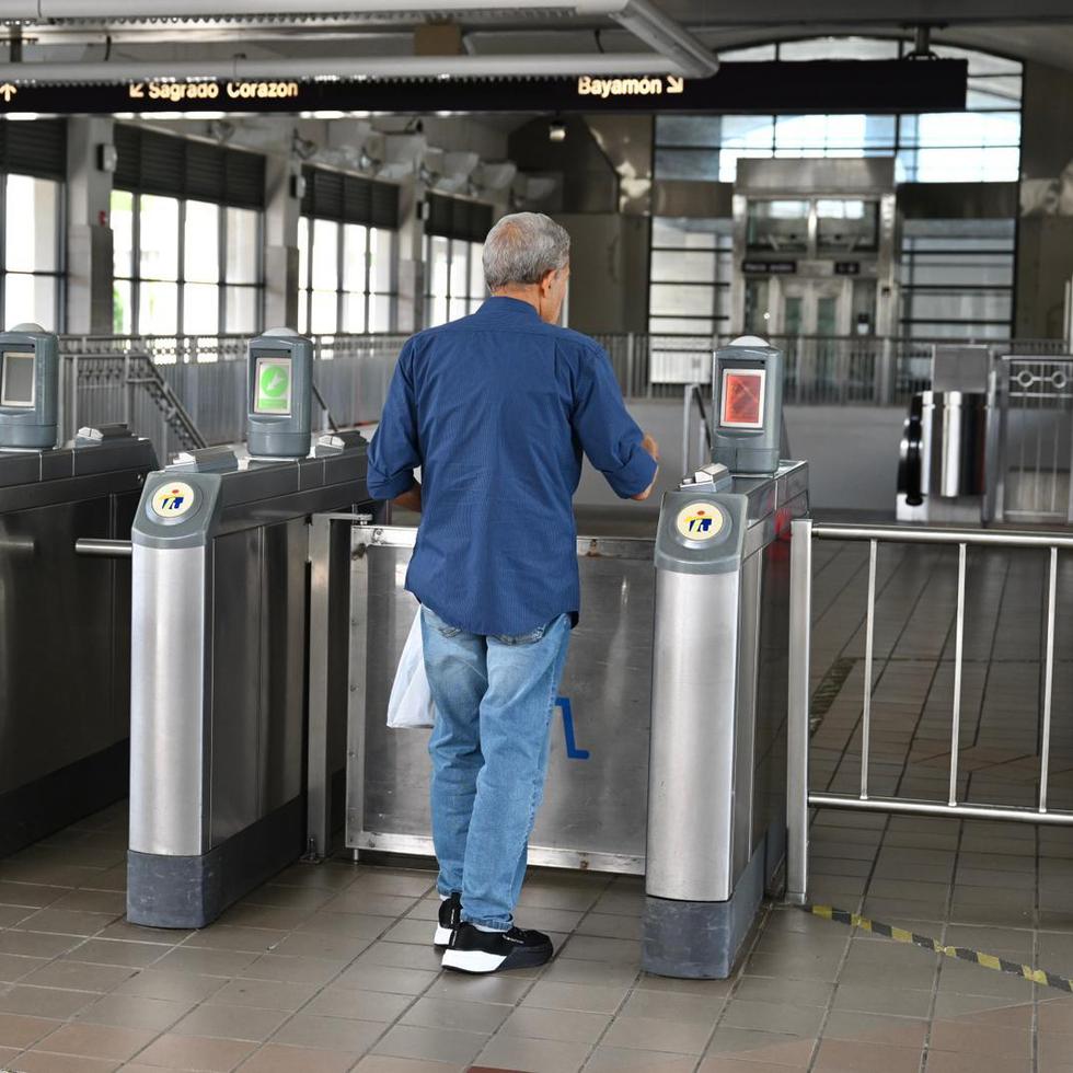 Las mejoras en las estaciones del Tren Urbano incluyen cambios en los accesos y un nuevo sistema de cobro. En la foto, la estación Martínez Nadal.