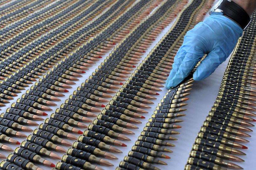 Actualmente, los armeros tienen la obligación de notificar a la Oficina de Licencia de Armas del Negociado de la Policía cuando una persona compra más de 20,000 municiones en un año.