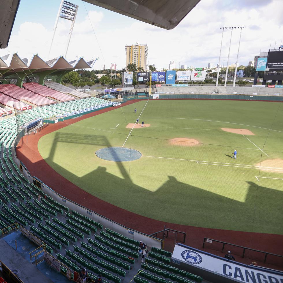 Los Cangrejeros de Santurce, que anunciaron el martes la designación de Manny Colón como gerente general-  inauguran su temporada el 5 de noviembre en el estadio Hiram Bithorn.