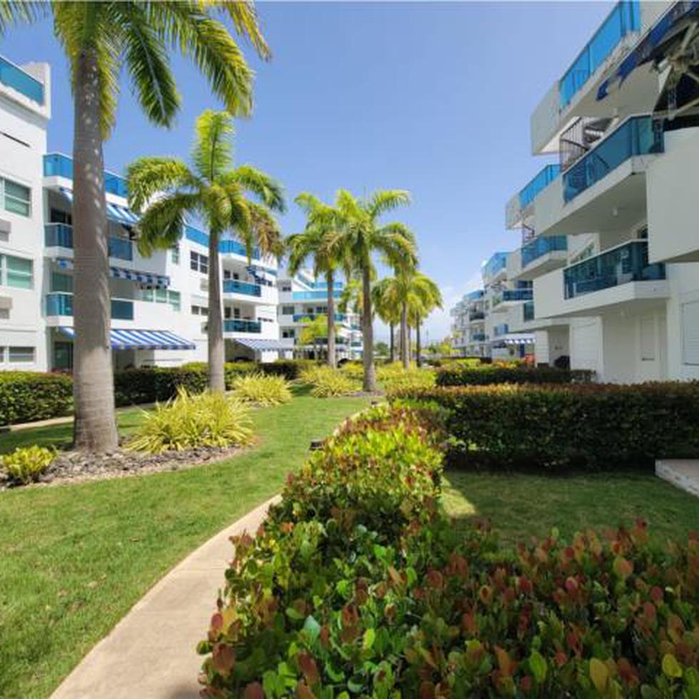 En el condominio Costa Mar Beach Village, de Loíza, hay listado por esa cantidad un pequeño apartamento de 563 pies cuadrados, 1-1 y balcón.