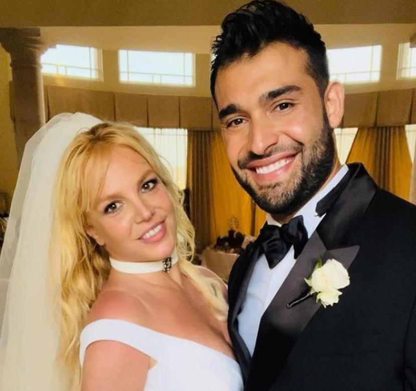 Britney Spears en su boda junto a su esposo Sam Asghari.