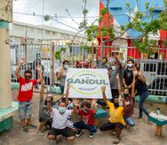 Un grupo de jóvenes y adultos de la comunidad El Gandul participan en el proyecto MIRA EL GANDUL 2020.