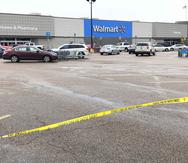 El Walmart de Forrest City, Arkansas, donde ocurrió una balacera. (AP Photo/Adrian Sainz)