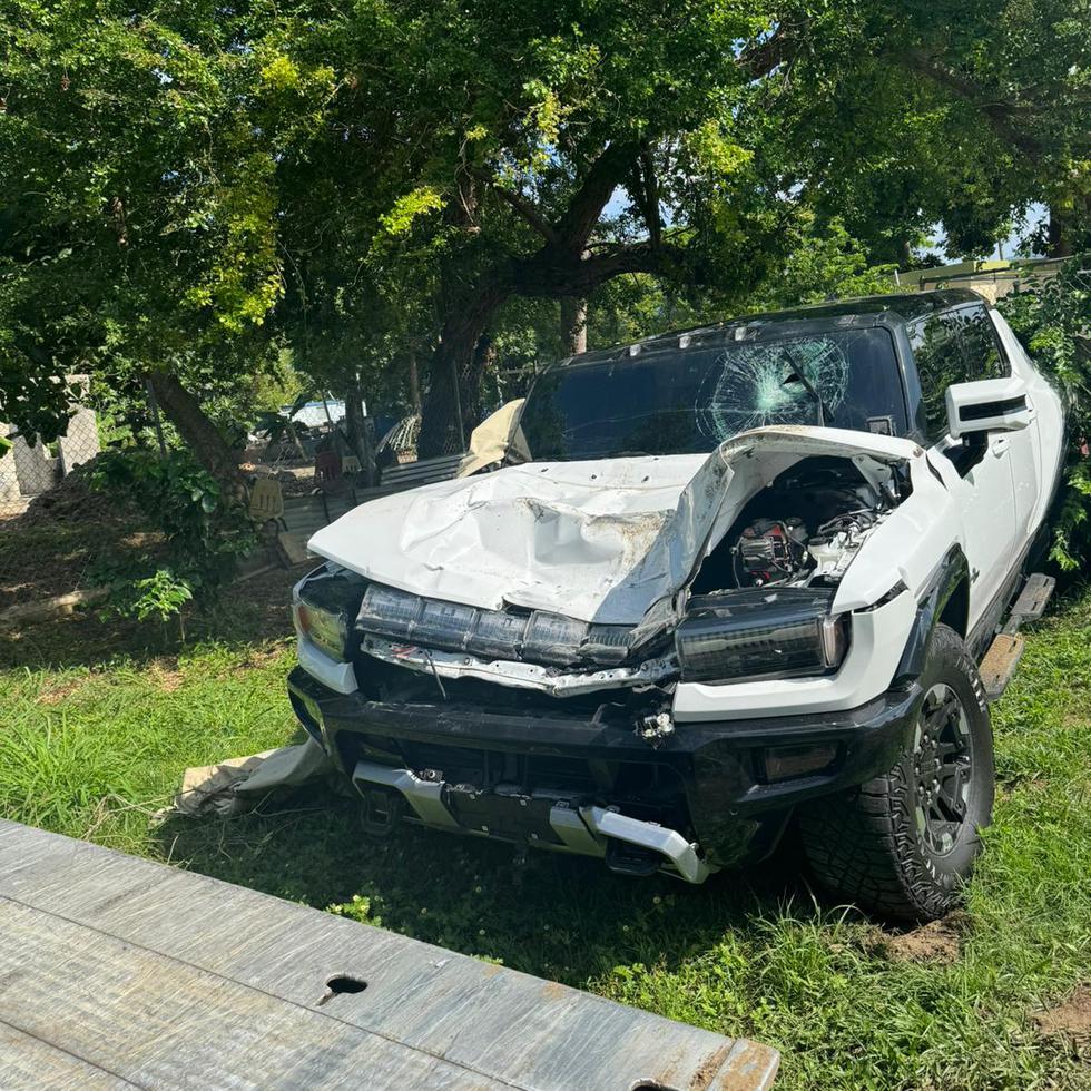 Este fue el vehículo ocupado por la Policía en Arroyo que se investiga en relación a un caso de "hit and run" que ocurrió el domingo en Humacao.