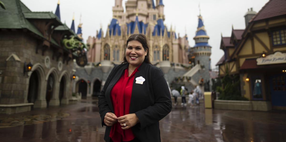 Sarah Domenech, gerente de relaciones públicas de Walt Disney World.