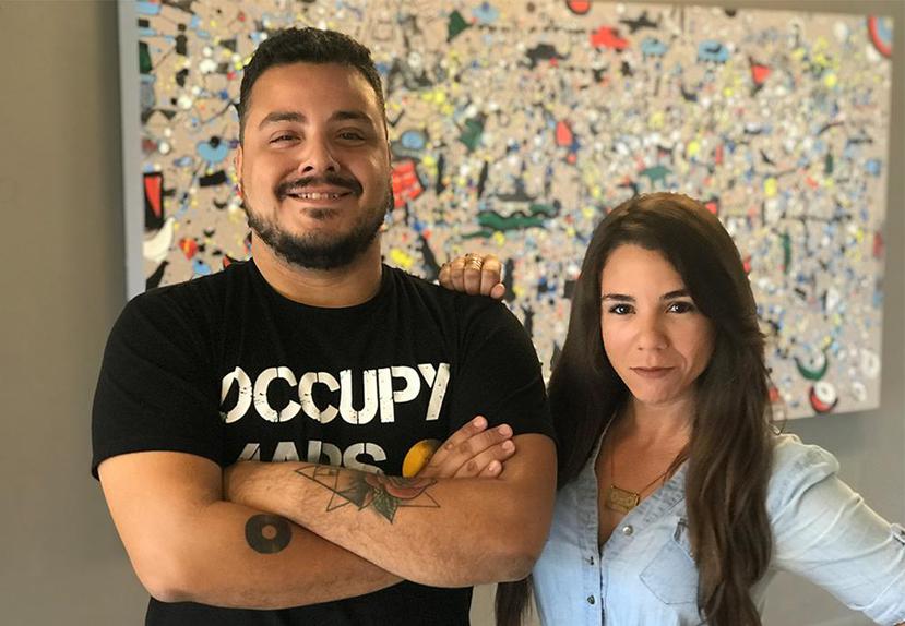 Charlie Fuentes y Yiselle Dipini de Stageboom,  una de las tres startups de Puerto Rico que participan en el programa. (GFR Media)