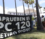 20210513, San JuanJubiladas y jubilados del gobierno de Puerto Rico montan campamento frente al Capitolio en defensa de sus pensiones. (FOTO: VANESSA SERRA DIAZvanessa.serra@gfrmedia.com)
