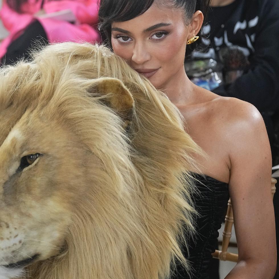 Kylie Jenner durante el desfile de Schiaparelli en la Semana de la Alta Costura en París.