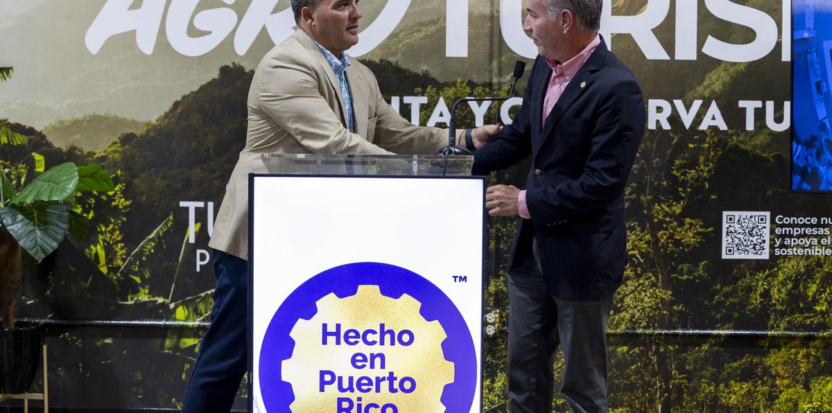 El principal oficial ejecutivo de GFR Media, Pedro Zorrilla junto al agrónomo Jorge Ramírez, presidente de la Asociación Hecho en Puerto Rico.