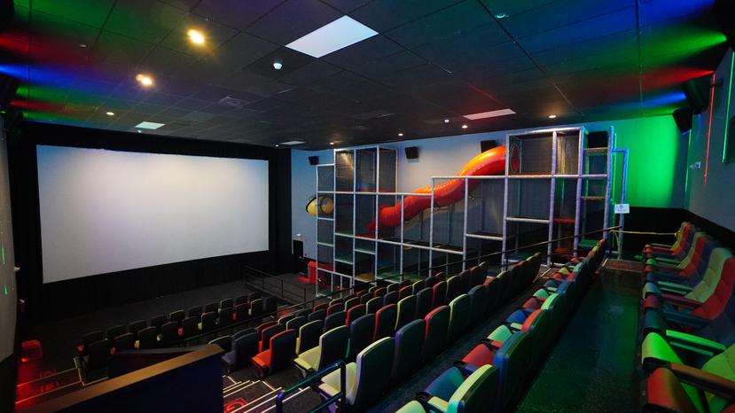 Esta nueva sala Cine Kids opera en el horario regular del cine y tendrá en cartelera solo películas para niños, que cambiará cada semana. El boleto para niños es $7.00, adultos es $8.75 y Seniors es $5.50.