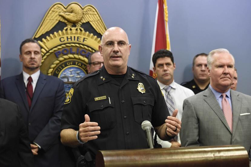 Brian Dugan, jefe de la policía de Tampa, dijo que se detuvo a Donaldson por una confidencia. (AP)