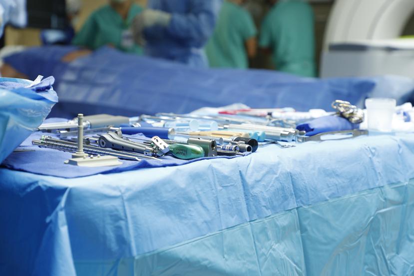 Las nuevas suturas podrían curar heridas o incisiones quirúrgicas y ayudar a los pacientes con enfermedad de Crohn, a quienes hay que extirpar parte del intestino para evitar la obstrucción por cicatrización o inflamación excesiva.