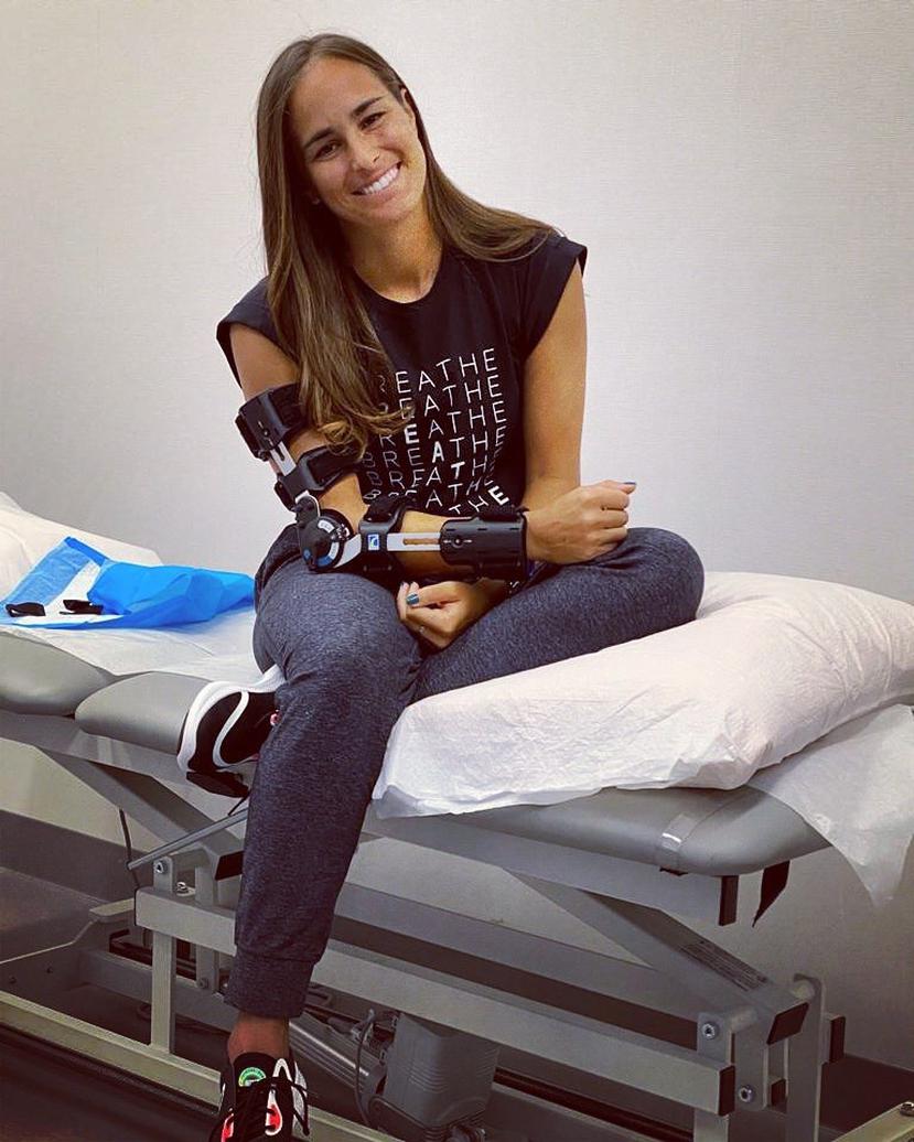 En la operación a la tenista Mónica Puig se le reparó el nervio cubital de su brazo derecho. (Twitter)