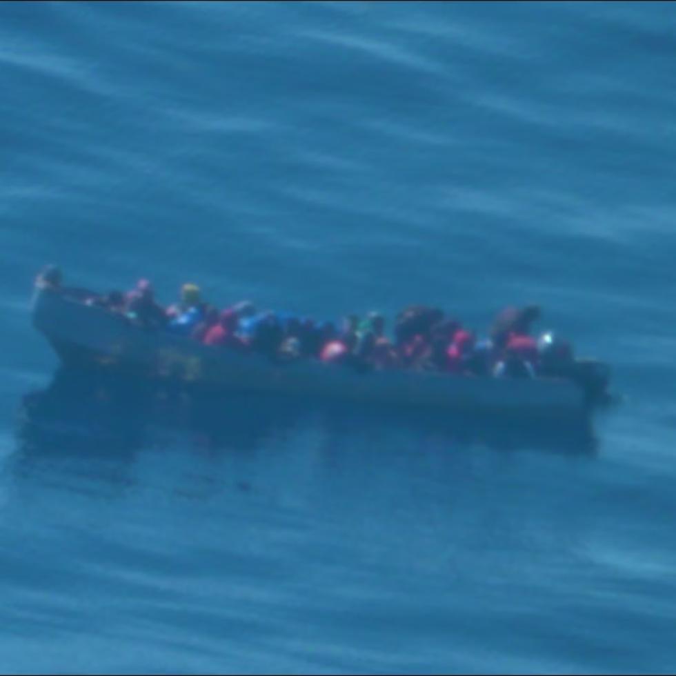 El Coast Guard Cutter Richard Dixon devolvió el jueves a 34 migrantes a la República Dominicana.
